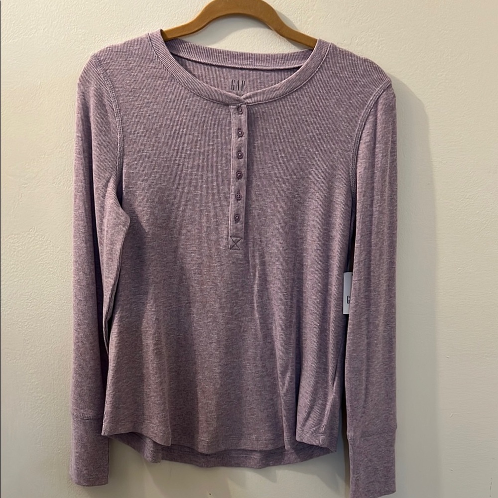 GAP Ribbed Henley Shirt in Purple